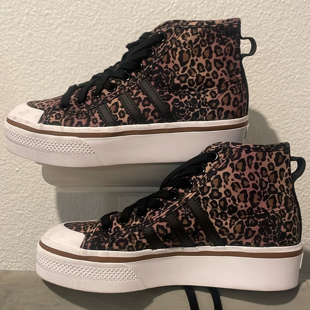 Adidas Women’s Nizza Platform Mid sneakers cheetah brwn Felt they ran .5 sz big